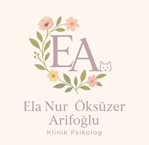 Ela Nur Öksüzer Arifoğlu kliniğinden sakin bir iç mekan görünümü