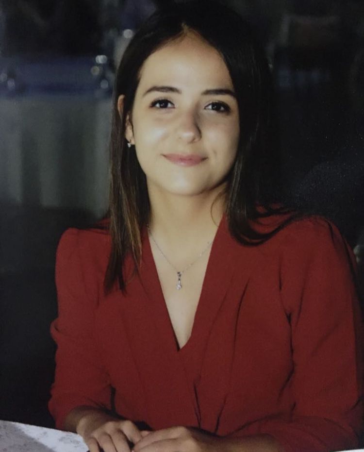 Klinik Psikolog Ela Nur Öksüzer Arifoğlu profil fotoğrafı